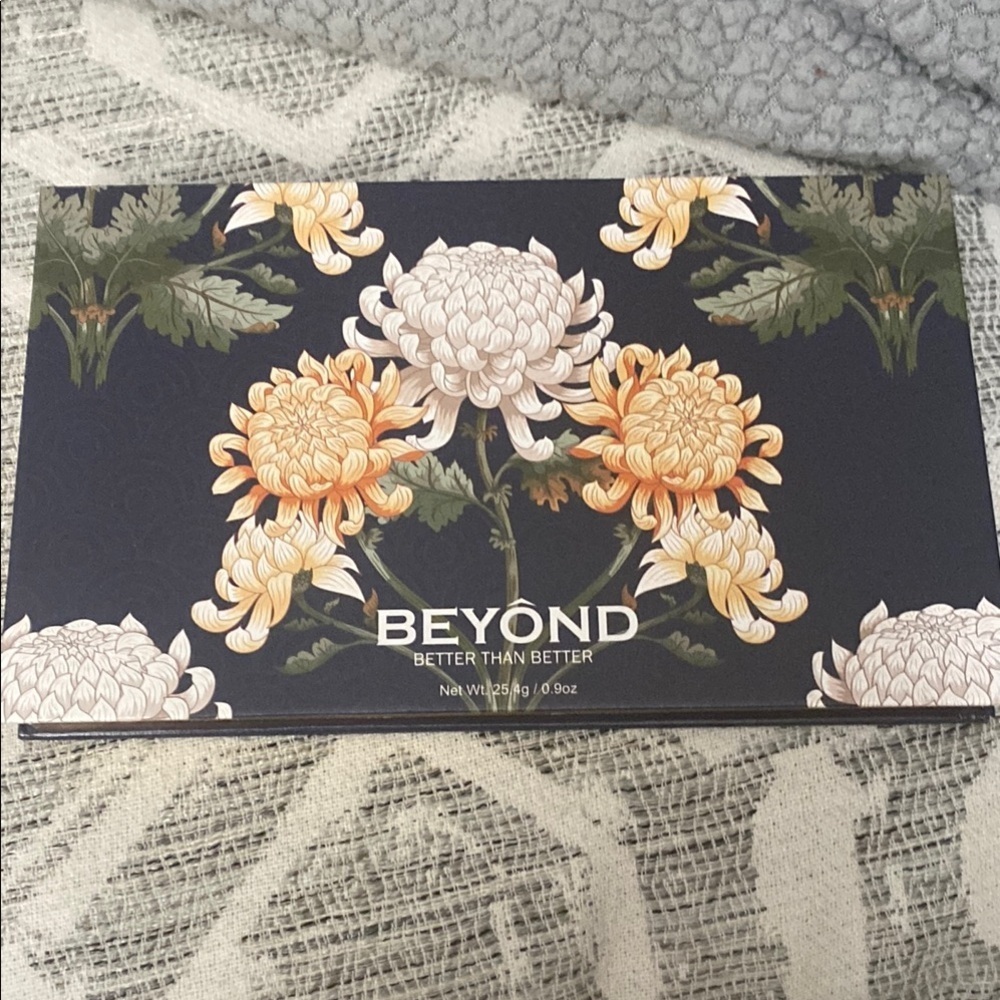 ☀️Eyeshadow Palette - Vibrant Multi-Color Collection - Picture 2 of 2